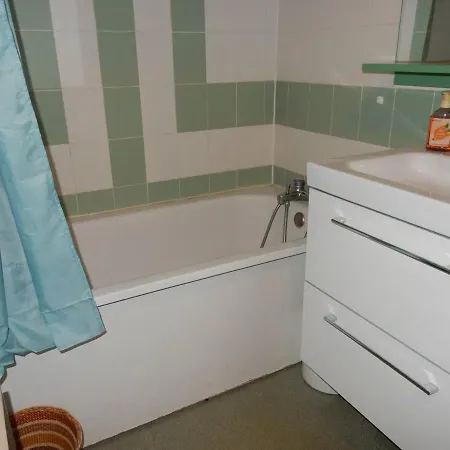 Apartment Avec Piscine Et Parking Pres De La A Canet-plage - Fr-1-750-35 Canet-en-Roussillon