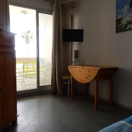Avec Piscine Et Parking Pres De La A Canet-plage - Fr-1-750-35 Apartment